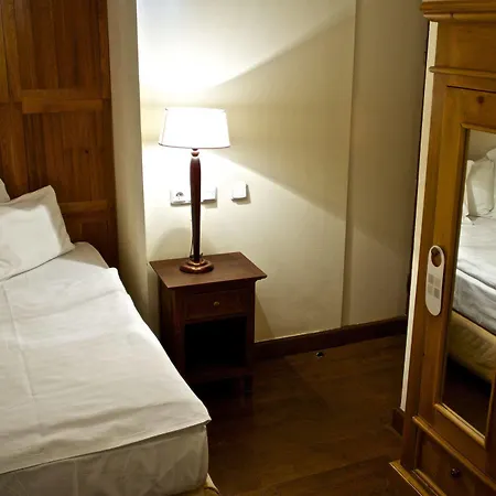 Rembrandt Hotel