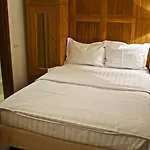 Rembrandt Old Town Hotel