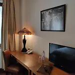 מלון Rembrandt Old Town 3*