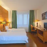 מלון Rembrandt Old Town 3*