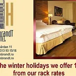 Rembrandt Old Town מלון 3*