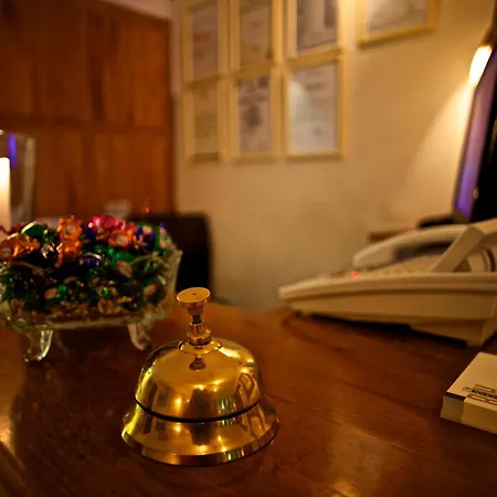 מלון Rembrandt Old Town 3*