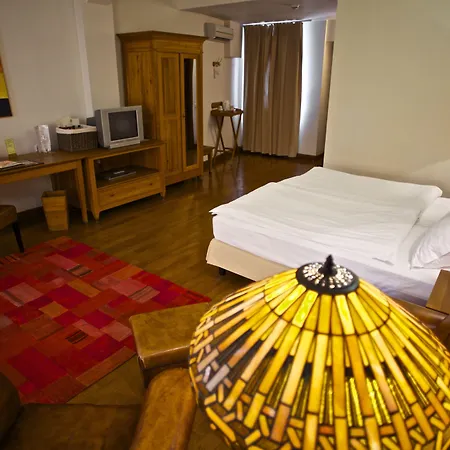 Hotel Rembrandt Old Town 3*