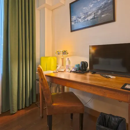 Hotel Rembrandt Old Town 3*