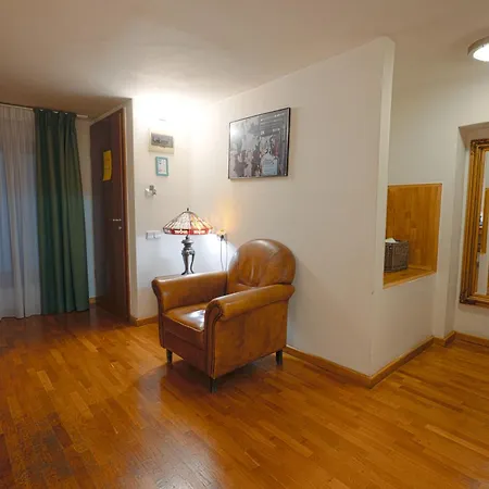 Rembrandt Old Town Hotel 3*