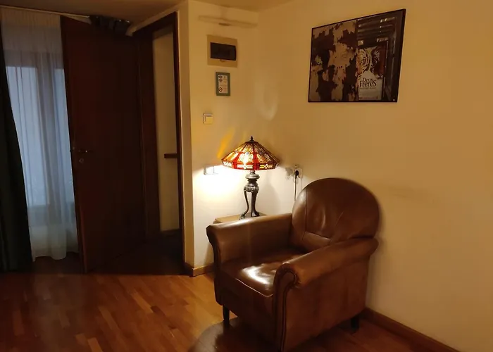 Rembrandt Old Town 酒店 3*