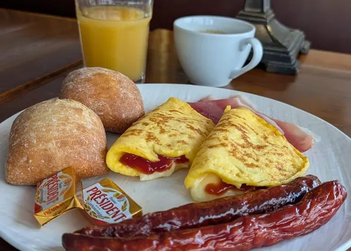 Rembrandt Old Town מלון