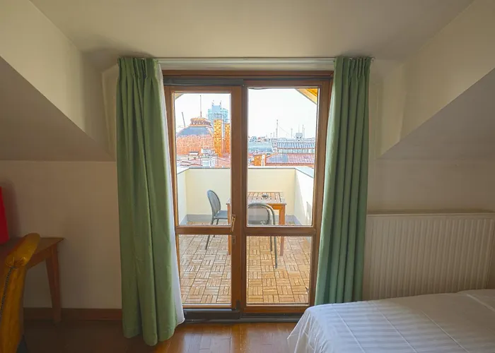 Rembrandt Old Town Hotel