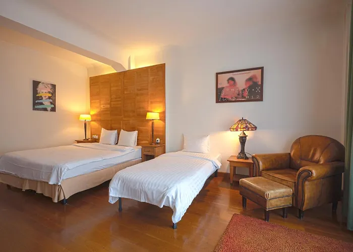 Rembrandt Old Town Hotel 3*