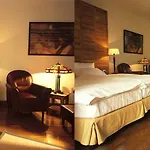 Rembrandt Old Town Hotel 3*