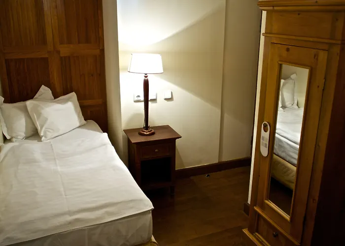 Rembrandt Old Town Hotel