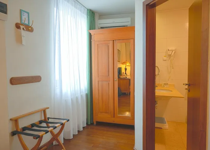 Hotel Rembrandt Old Town 3*