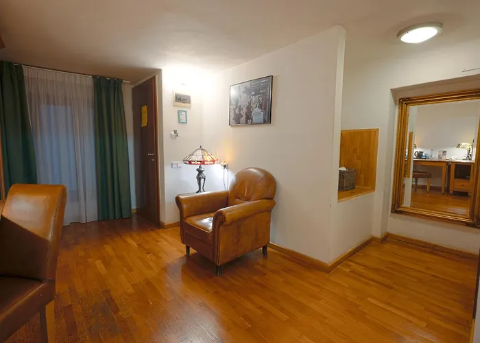 Rembrandt Old Town Hotel 3*